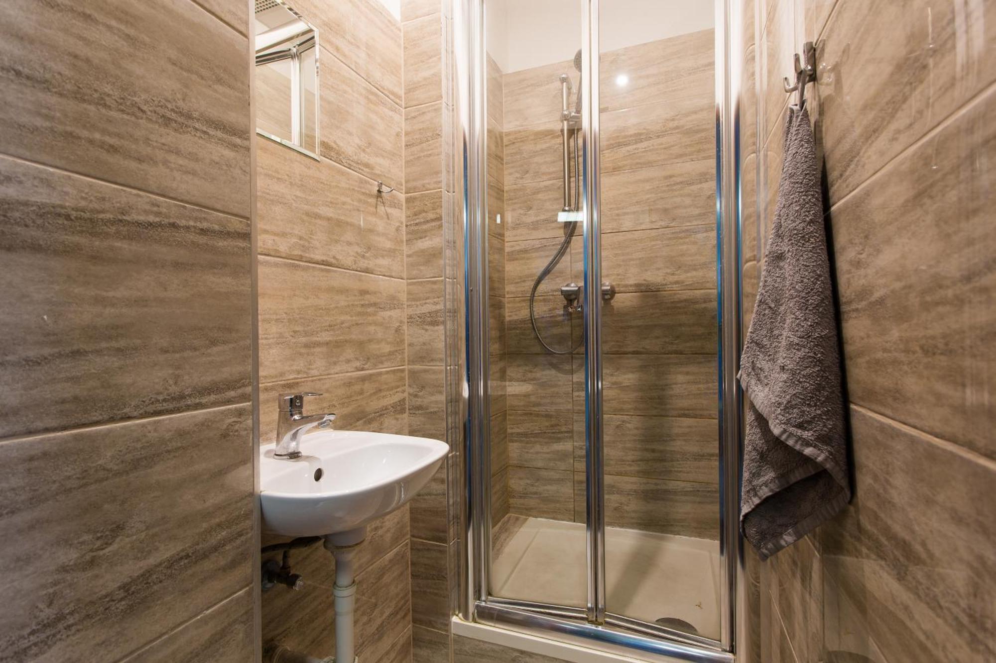 Habitación Individual con baño privado